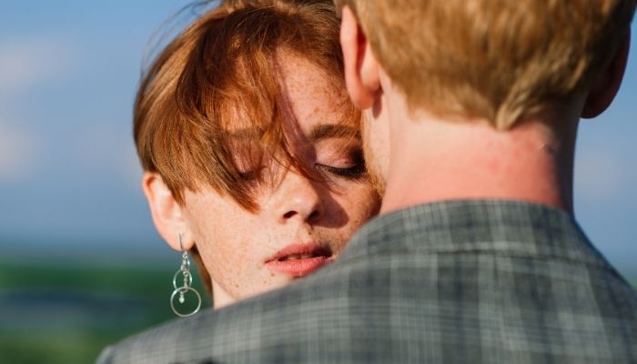 femeie-iubeste-nebuneste