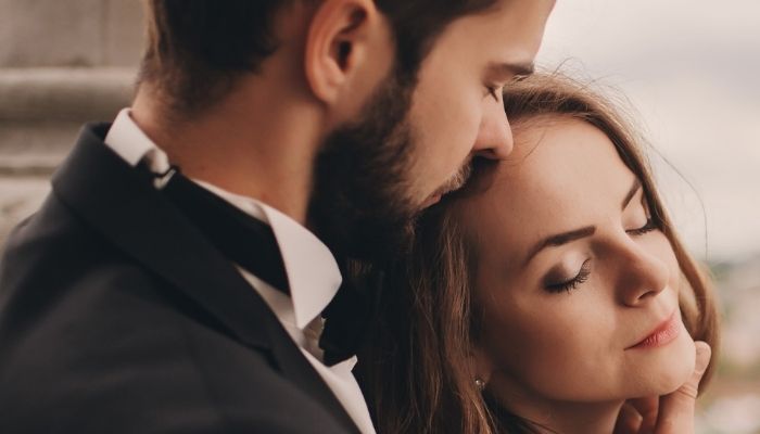 relatie-cu-persoana-gresita-singuratate